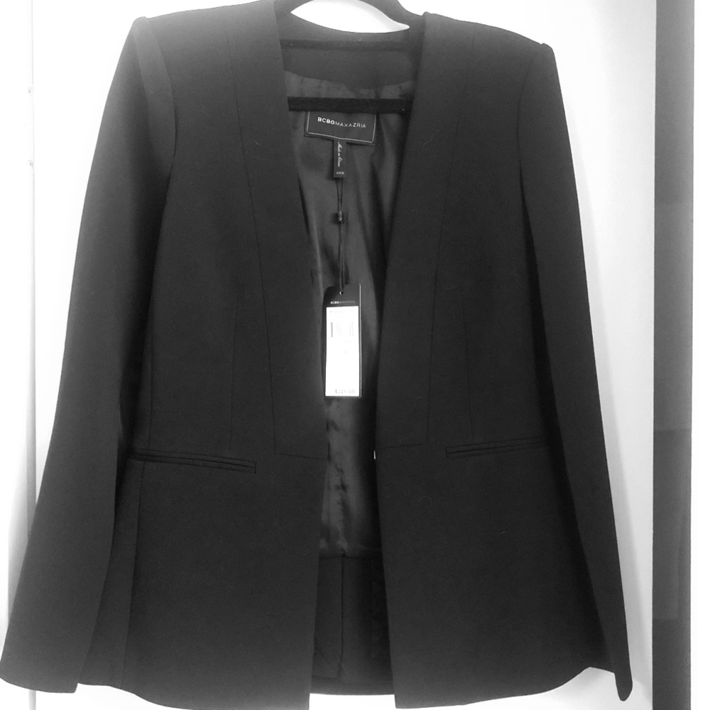 BGBG MaxAzria BRAND NEW cape-style blazer
